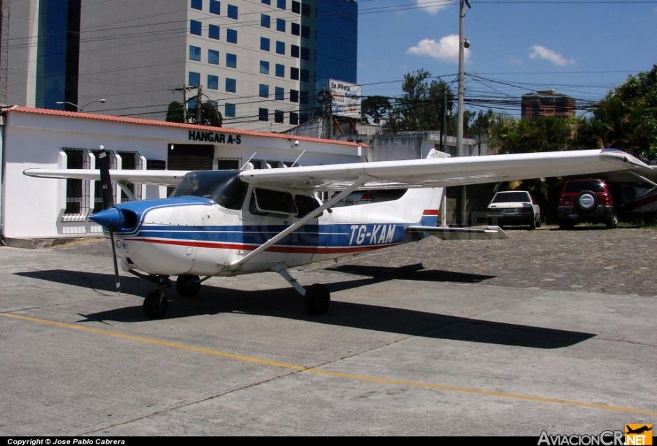 Presuntamente, cuatro personas viajaban a bordo de la avioneta que se habría accidentado. (Foto: aviacioncr.net)
