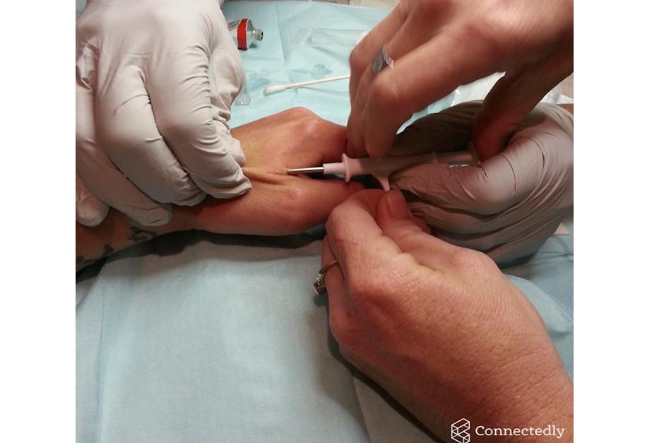 Con el chio NFC busca controlar varios dispositivos desde su mano.