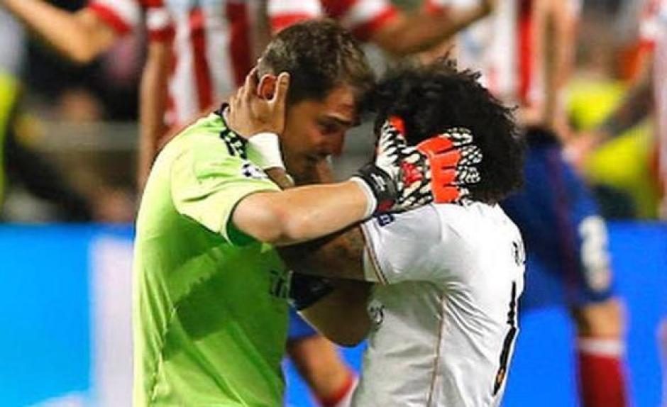 Marcelo compartió muchas emociones tratando de evitar la llegada de los rivales al arco de Iker Casillas. Hoy se despidió con mucho sentimiento de su compañero y amigo. 