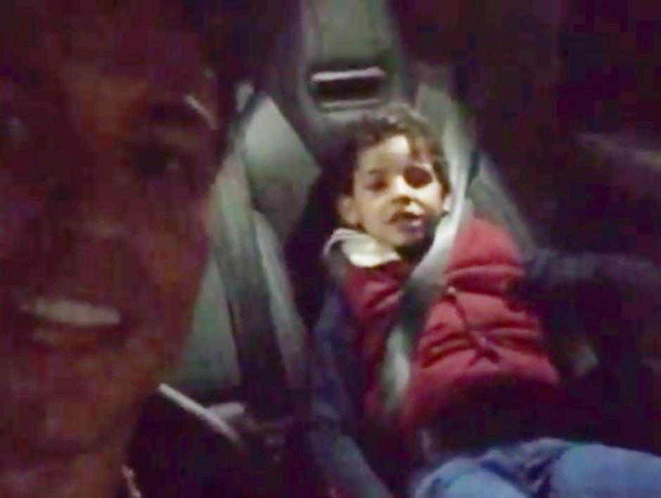 Cristiano canta "La Mordidita" junto a su hijo. (Foto: mundodeportivo) 