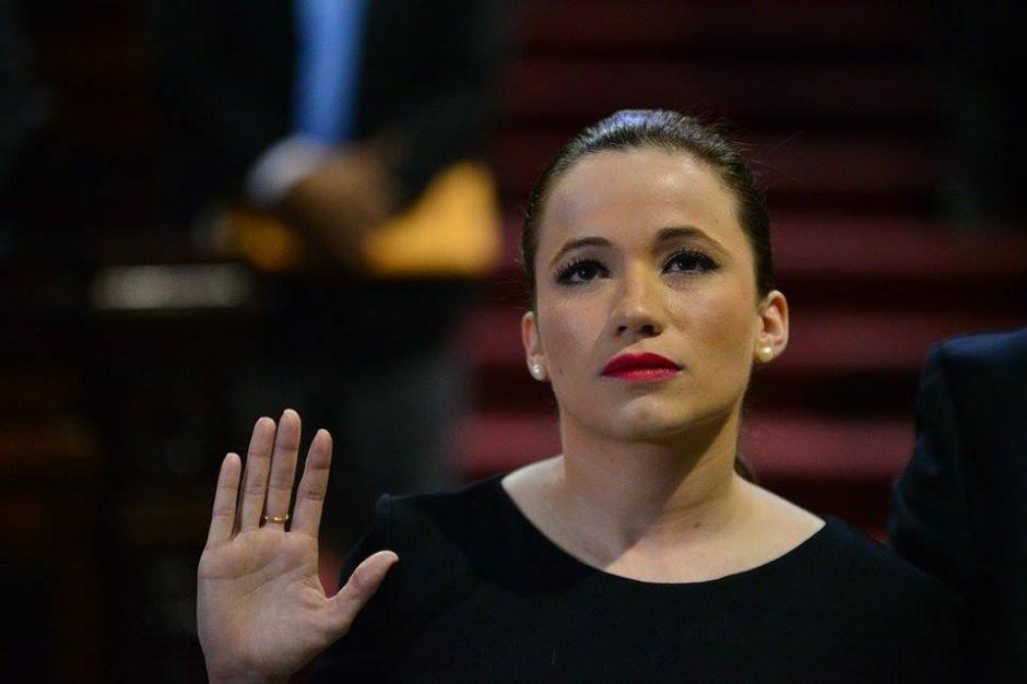 Daniela Beltranena devengaba un salario de Q30 mil mensuales. Un reloj Michael Kors es coherente con esos ingresos. (Foto: Wilder López/Soy502)