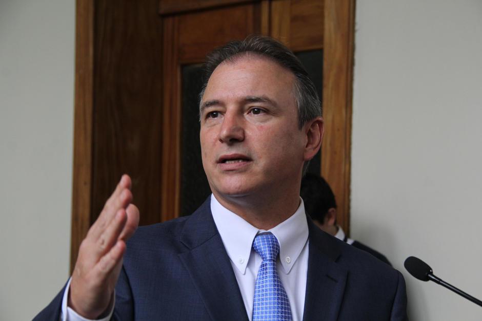 El titular de Economía, Sergio de la Torre, destacó que el crecimiento obtenido este año sobre pasa el de 2013. (Foto Archivo/Soy502)