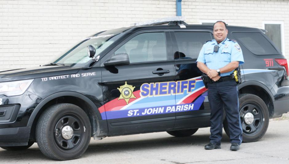 Desde el 2009 el guatemalteco Gilberto Castellanos trabaja como teniente en Louisiana, Estados Unidos. (Foto: m.lobservateur.com)