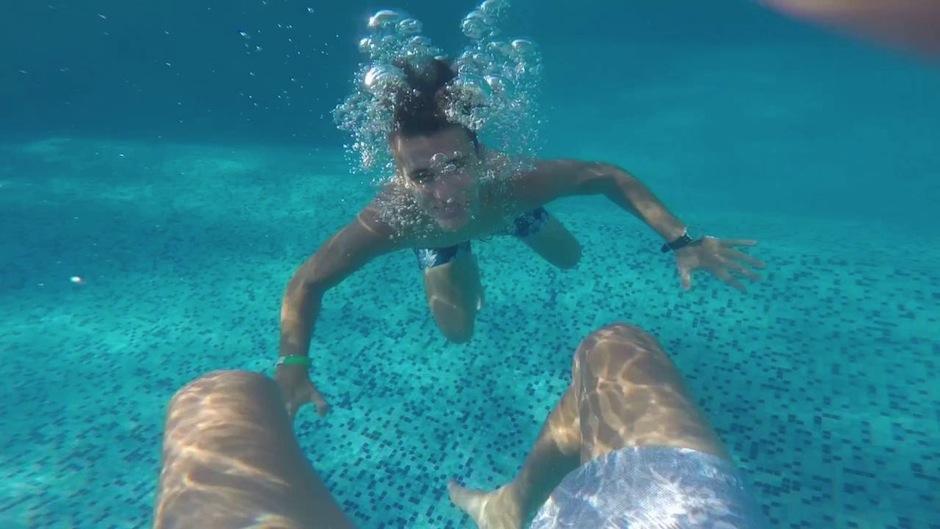 Este es un fuerte motivo por el que no debes orinar en la piscina. (Foto: captura de pantalla)