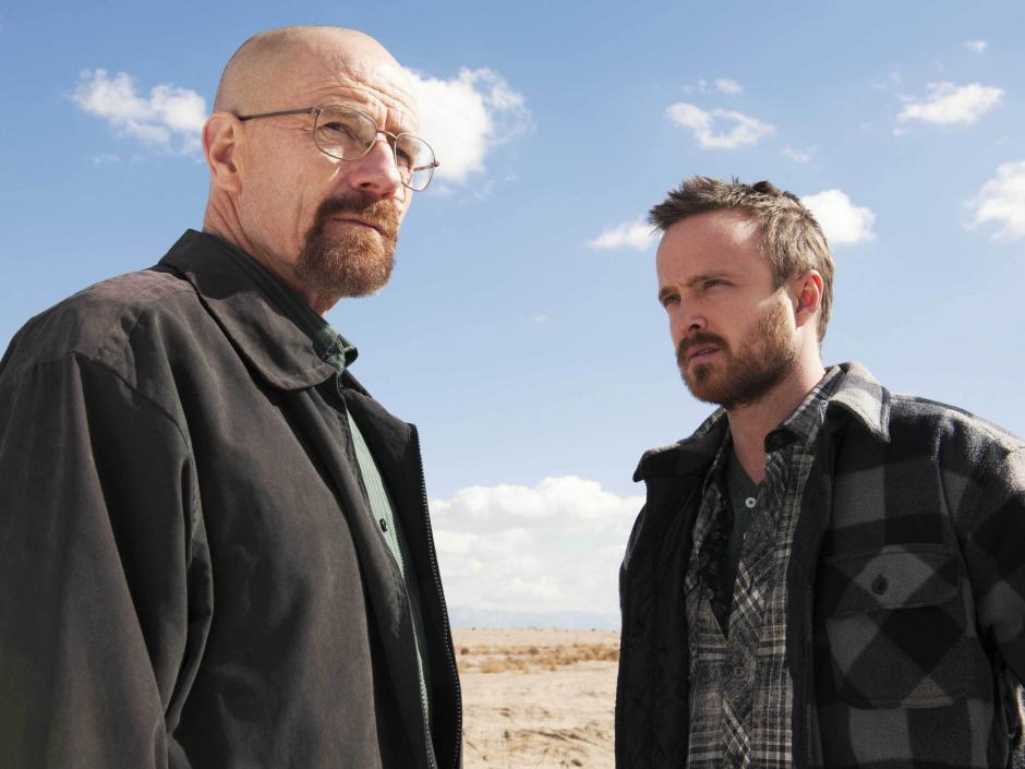 La serie "Breaking Bad", protagonizada por Bryan Carston y Aaron Paul, también se abrió un espacio en el libro Guinness de los Récords, como la mejor calificada en la historia de la pantalla chica. 