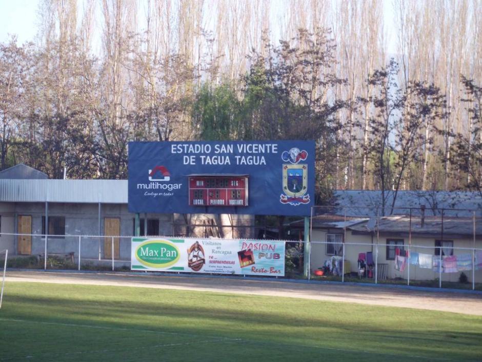 Un jugador de Tercera División resultó con una fractura de cráneo luego de que recibiera un patada en la cabeza. (Foto: www.radioredgeminis.cl)