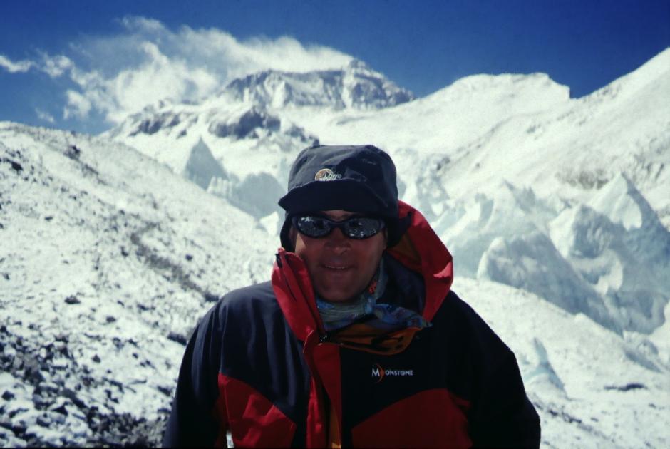 Jaime Viñals sigue escalando los picos más altos del mundo, ahora está en la ruta de subir los volcanes más altos del mundo. (Foto: Jaime Viñals)