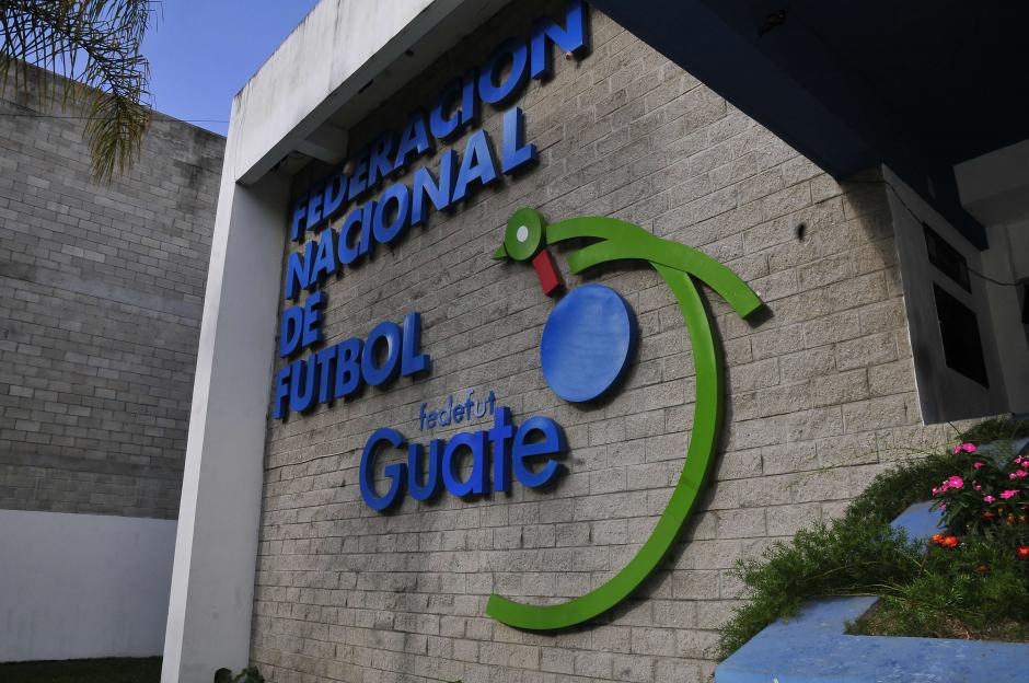 La directiva del club Comunicaciones decidió retirar a su representante del Comité Ejecutivo de la Fedefut por las incongruencias que el órgano disciplinario presenta al momento de emitir sanciones. (Foto: Archivo/Soy502)