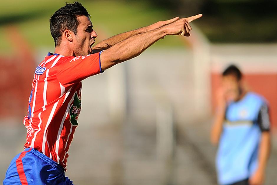 El zaguero uruguayo, Andrés Fernández, confirmado como el nuevo refuerzo escarlata.