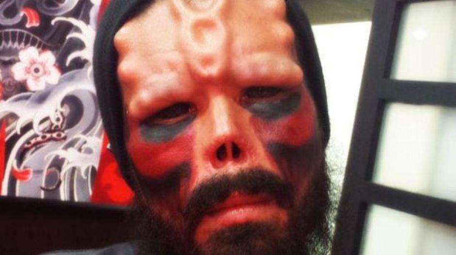 El venezolano busca que con las modificaciones corporales y los tatuajes pueda parecerse a su villano favorito. (Foto:Facebook)