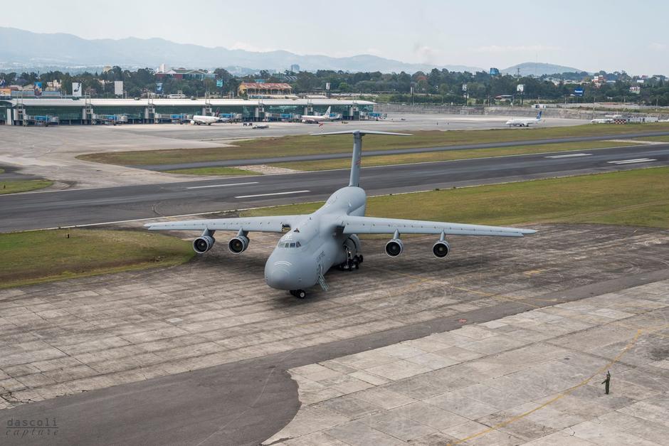 Estados Unidos tiene aproximadamente 30 aviones del modelo C5-Galaxy. A pesar de que hay guerras y conflictos en varios puntos del globo, las Fuerzas Armadas de ese país han decidido enviar uno de los aviones de carga más grandes que existen a Guatemala para enviar ayuda humanitaria. (Foto: Cortesía de David Ascoli)