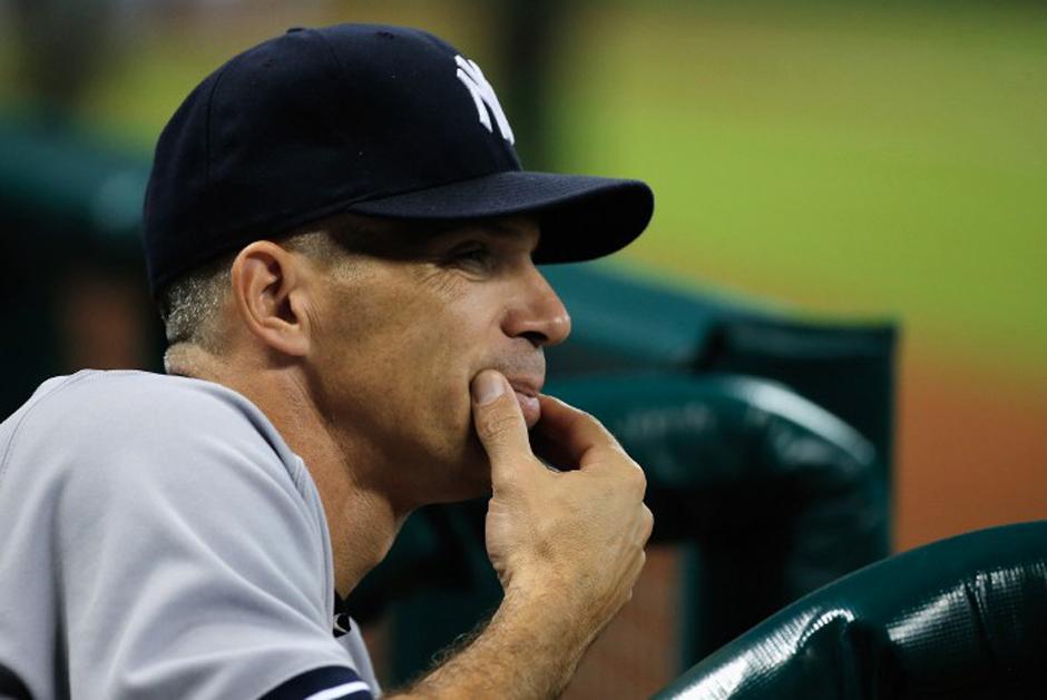 Joe Girardi seguiría al frente de los Yankees en la próxima temporada. (AFP).