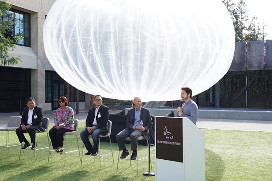Google anunció una alianza con las tres principales operadoras telefónicas de Indonesia para llevar internet a áreas remotas del país mediante "cientos" de globos aerostáticos. (Foto: Google)