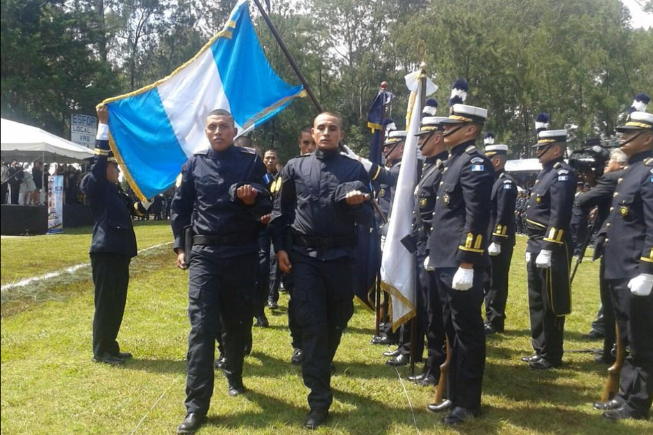 A partir de 2015, el período de entrenamiento y enseñanza para los nuevos agentes pasará de 6 a 10 meses. Se espera que se graduen mil nuevos policías. (Foto: Soy502)