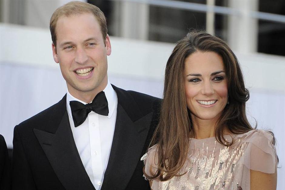 La duquesa Catalina esposa del principe Guillermo, ha dado a luz una niña