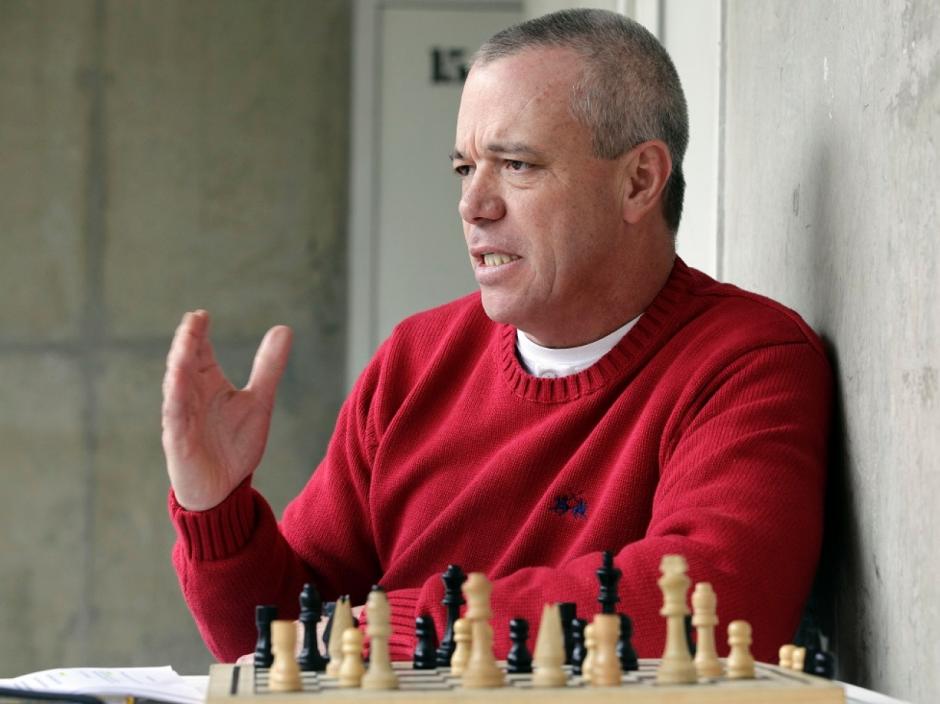 El colombiano Jhon Jairo Velásquez Vásques, apodado "Popeye", quien fuera el jefe del grupo de sicarios del narcotraficante Pablo Escobar, salió de prisión después de purgar una condena de 23 años. (Foto: diarioadn.com) 