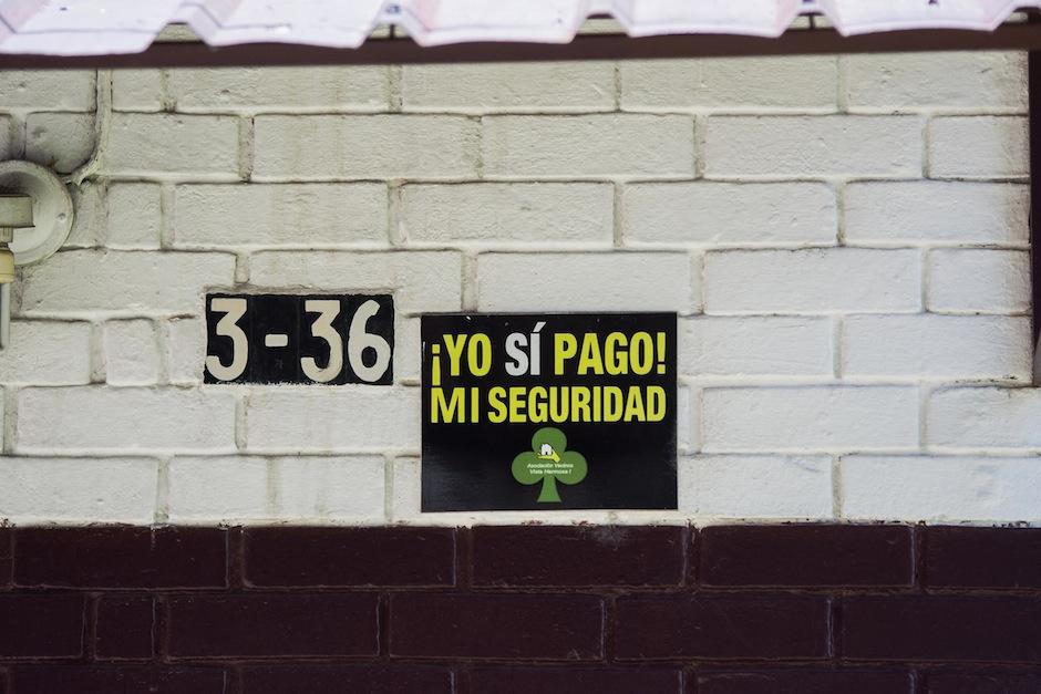 La exposición "Seguridad/Visualidad" hace una reflexión a la vida invadida por el miedo que atravesamos los guatemaltecos, que se ha vuelto parte de nosotros al punto de verla con normalidad. (Foto: Seguridad/Visualidad oficial) 