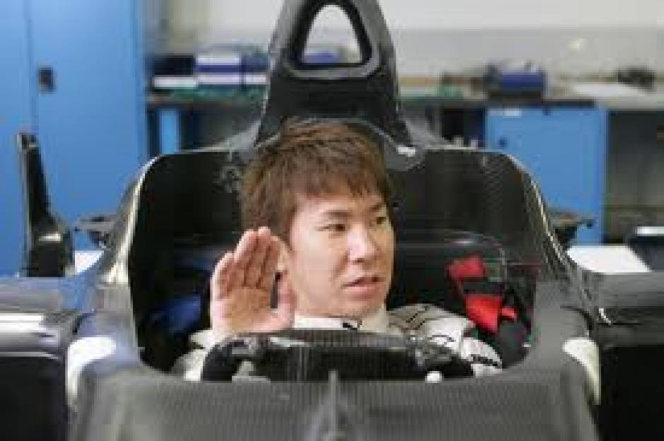 El piloto japonés, Kamui Kobayashi volverá a la Fórmula Uno en la temporada 2014. (AFP)