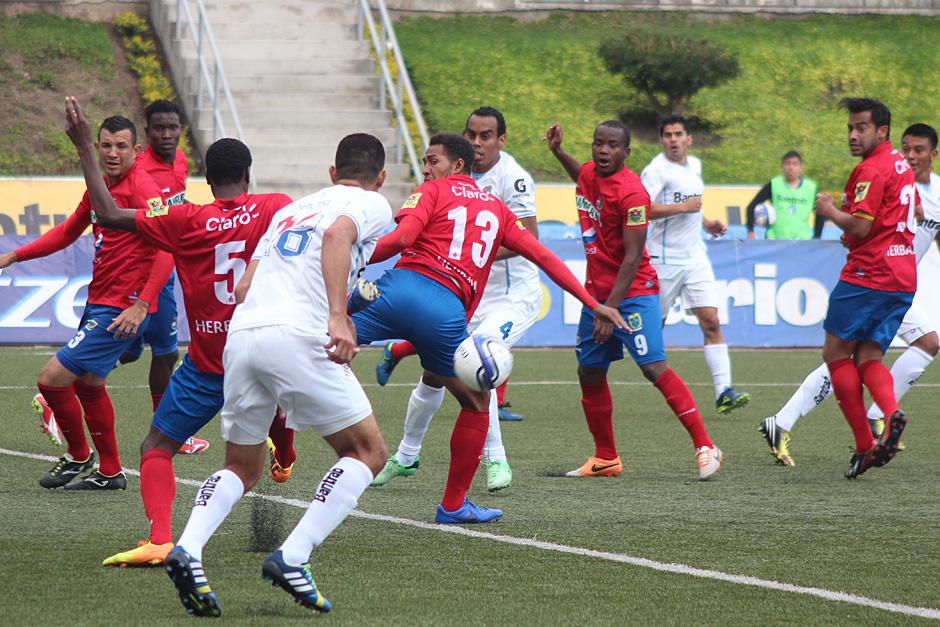 El clásico 281 podría igualar a 96 el número de victorias por cada equipo o darle una diferencia de dos a Municipal si suman su victoria 97 ante 95 de Comunicaciones. (Foto: Soy502)
