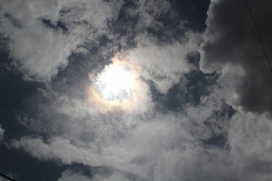 Foto tomada desde la zona 13 de la ciudad capital. (Foto: Antonio Ordoñez/Soy502) 