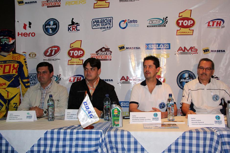 Los directivos de la la Federación Nacional de Motociclismo presentan en conferencia de prensa las actividades de la Motovelocidad, Trial y Motocross, para el 2014. (Foto: Luis Barrios/Soy502)