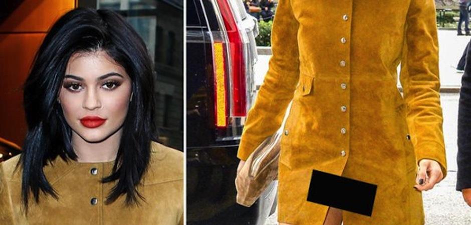 Kylie Jenner usó un vestido que muestra de más. (Foto: scoopnest)
