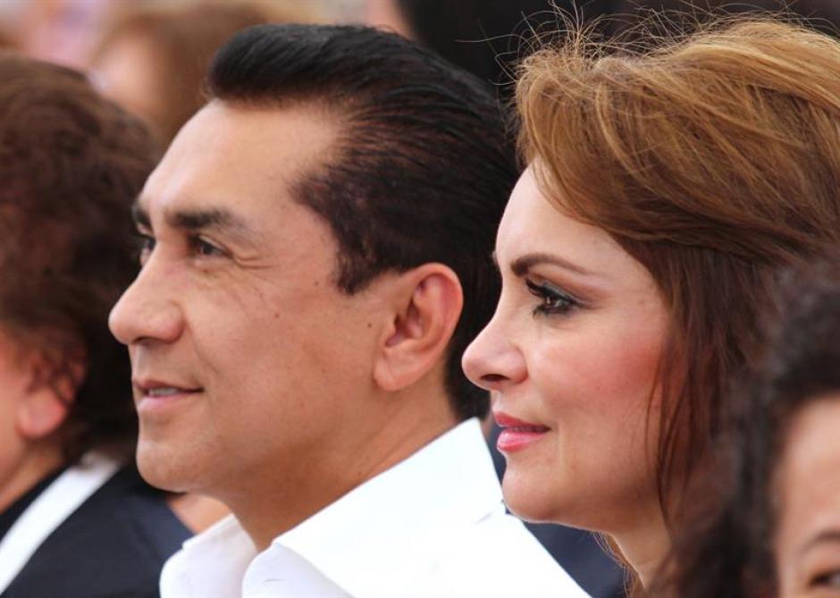 El gobernador de Iguala, José Luis Abarca, y su esposa, María de los Ángeles Pineda, "la pareja imperial". (Foto: EFE).