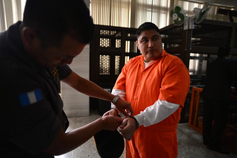 En la celda de Eduardo Villatoro Cano alias "Guayo Cano" en la cárcel Fraijanes I se localizaron celulares y chips utilizados. (Foto: Wilder López/Soy502)