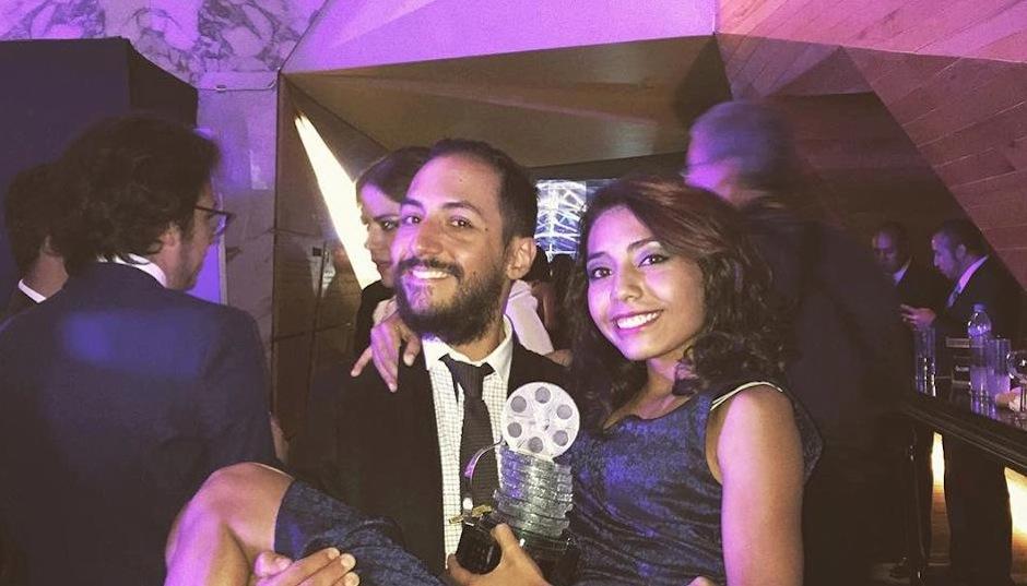 Karen Martínez, junto al productor Luis Salinas y su galardón, en la gala de los premios de la Cámara nacional de la Industria Cinematográfica y del Videograma. (Foto: Karen Martínez) 