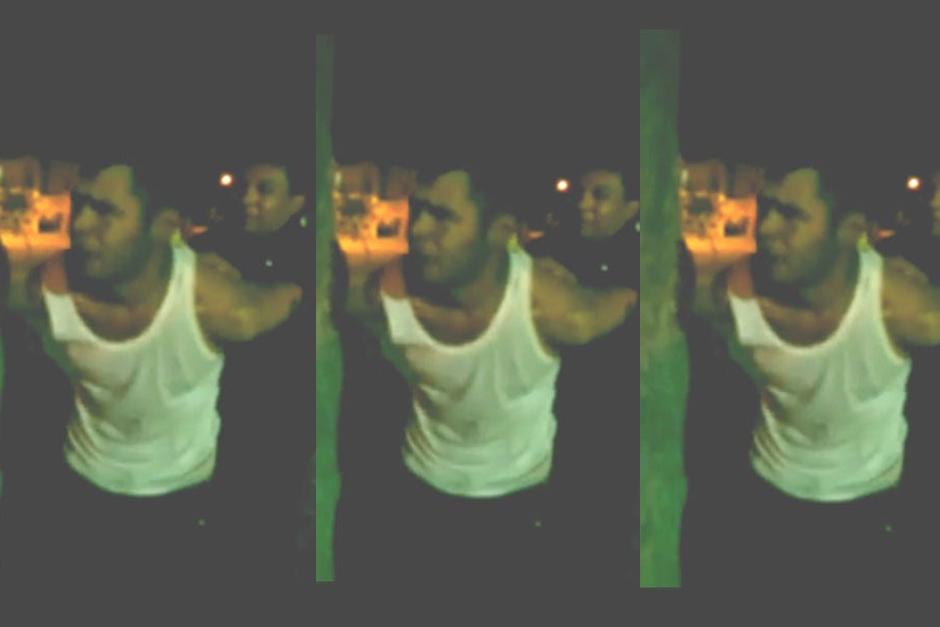 Un ladrón llora al ser detenido por los vecinos de una comunidad en México.