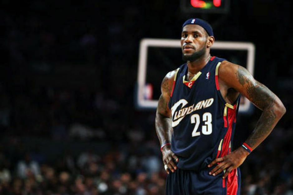 El basquetbolista LeBron James cambia al Heat de Miami por los Cavaliers. (Foto: EFE)