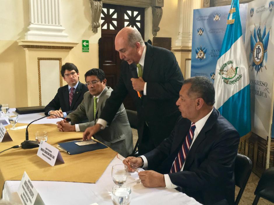 El Ministro de Economía, Rubén Morales, presentó la iniciativa de Ley de Competencia que busca prohibir los monopolios. (Foto: Archivo/Soy502)