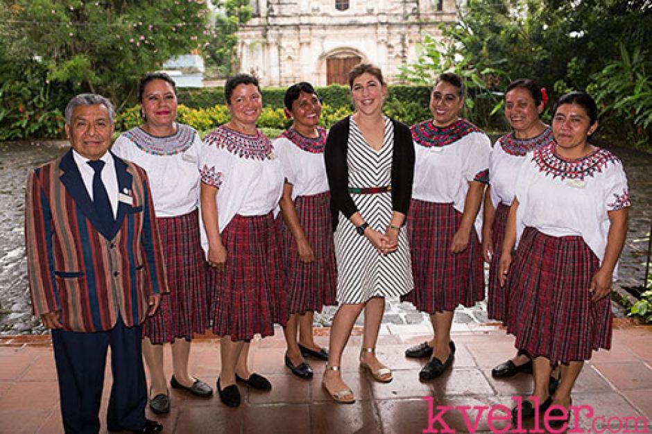 Encantada por la cultura guatemalteca, la actriz Mayim Bialik visitó el país. (Foto: Mayim Bialik)