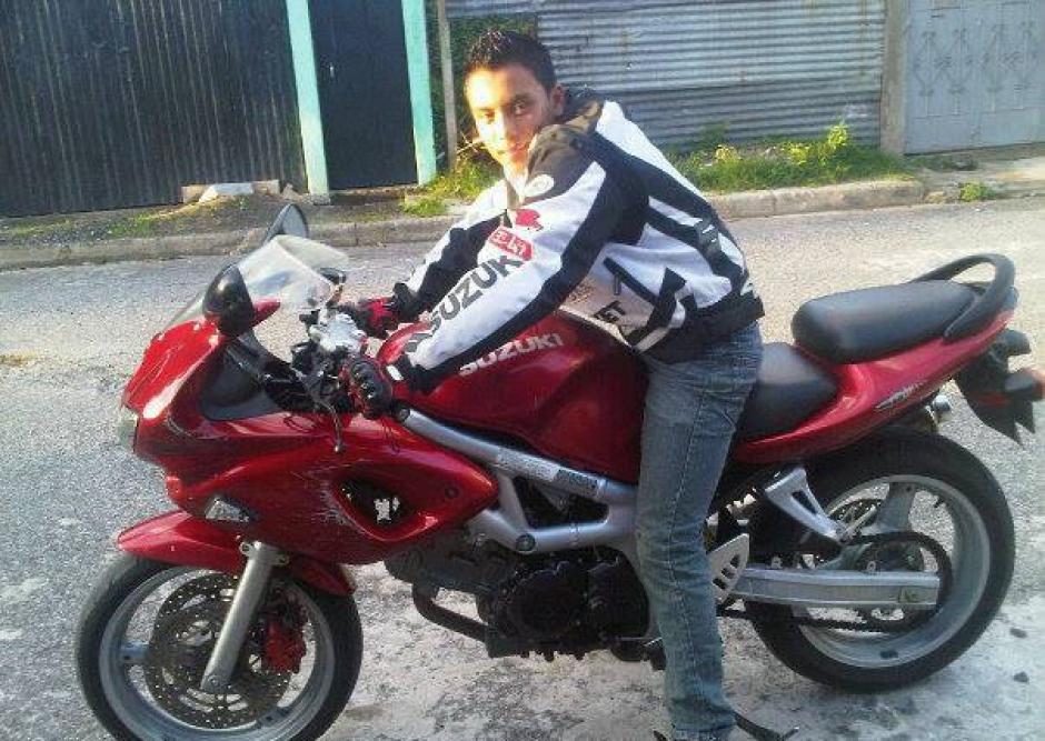 Melvin Casia Monroy fue asesinado el pasado viernes en la 6ta avenida y 10 calle zona 1, Melvin era apasionado por el deporte según su familia y amigos. (Foto:Facebook) 