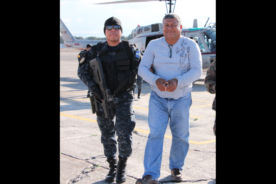 Walter Obdulio Mendoza Matta sería, según el MP y CICIG, el cabecilla de la estructura que despojó de tierras a campesinos de Izabal. (Foto: Ministerio de Gobernación) 