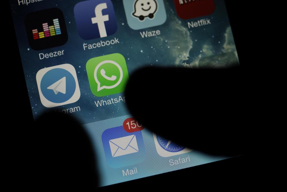 Telegram vs. WhatsApp. ¿Quién ganará el pulso de la mensajería instantánea por móviles? (Foto: Jesús Alfonso/Soy502)
