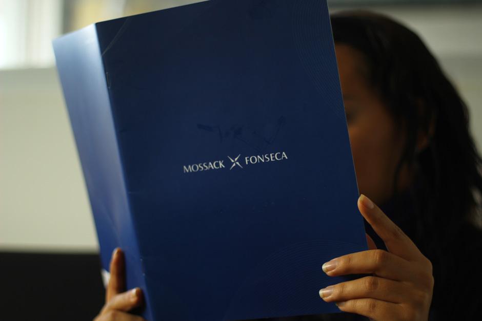 El catalógo de servicios de Mossack Fonseca explica los servicios que daban a sus clientes. (Foto: Alexis Batres/Soy502)