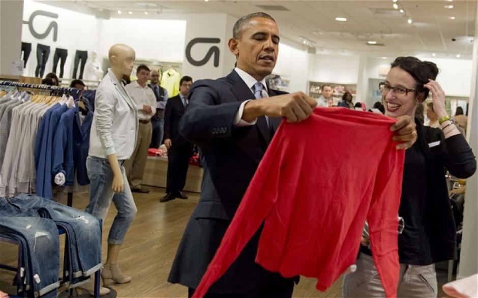 Aunque no es usual verlo hacer las compras cada gasto es reembolsado al gobierno de Estados Unidos. (Foto: AFP) 