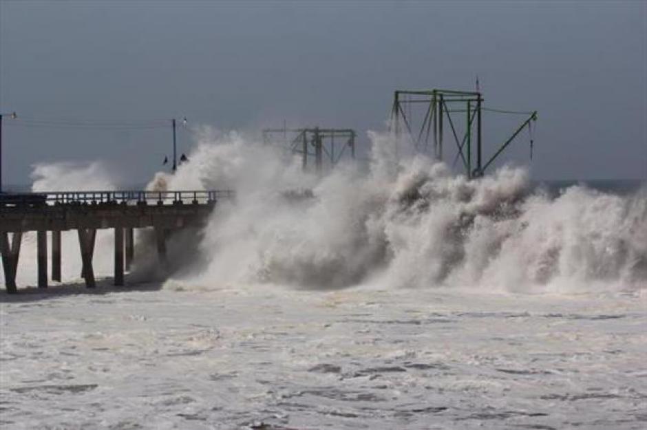 El oleaje inusual ha causado alerta en México, Guatemala y otros países de centroamericanos. (Foto: El Salvador.com)