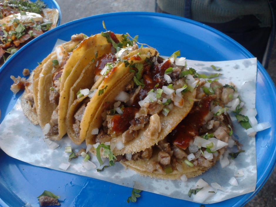 Hasta una microempresa, como una carreta de tacos en la calle, puede atender a sus clientes con pasión. De hecho, ese puede ser un enorme diferenciador frente a la competencia. (Foto: latacomaquia.blogspot)
