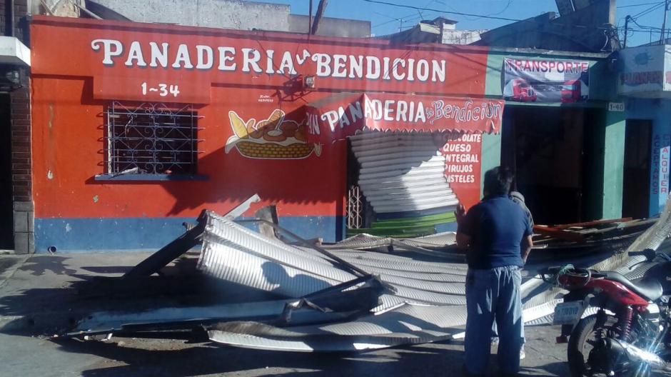 Un joven de 18 años resultó con quemaduras en el 70% del cuerpo por una explosión en el interior de una panadería. (Foto: @NuevoMundoGT)