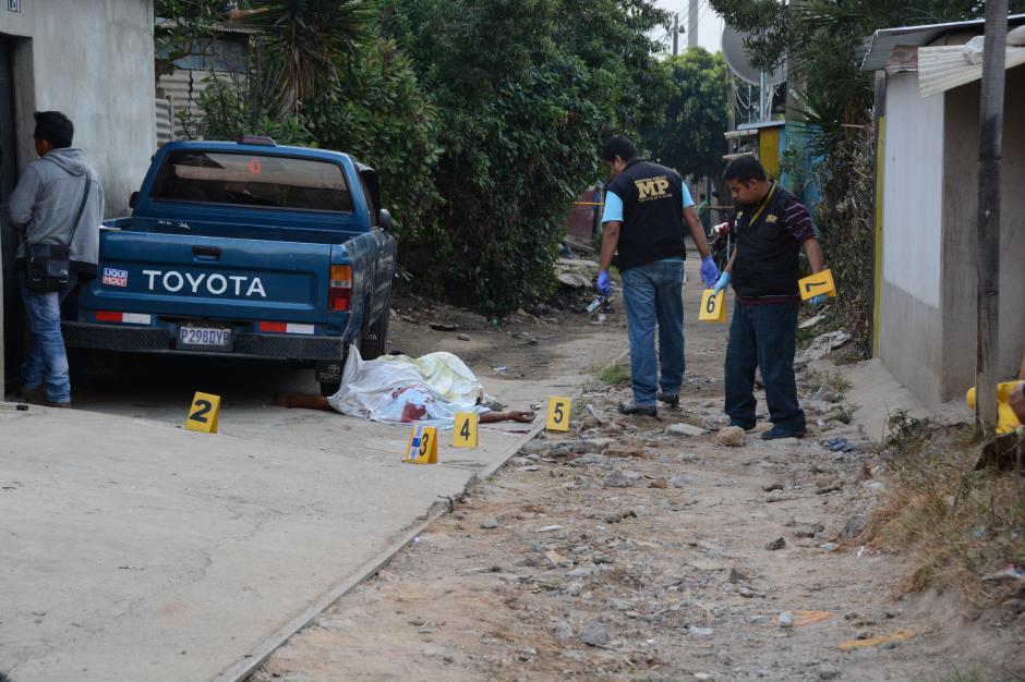 En Ciuda Real, zona 12 de Villa Nueva, una pareja fue asesinada a tiros. (Foto Nuestro Diario/Soy502)