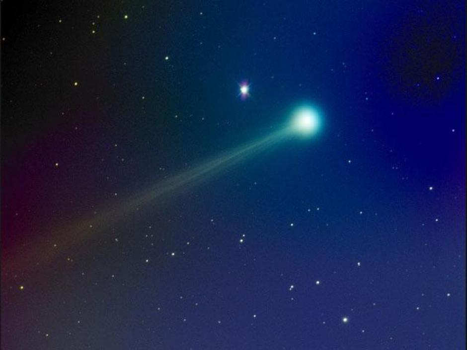 Esta es una de las fotografías más espectaculares tomada al cometa Ison. Fue realizada en una resolución de 60 segundos. 