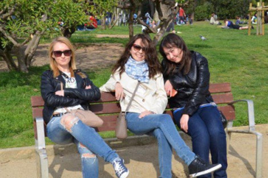 El reto de encontrar algo extraño en esta fotografía se ha viralizado en redes sociales. (Foto: www.elsalvador.com)