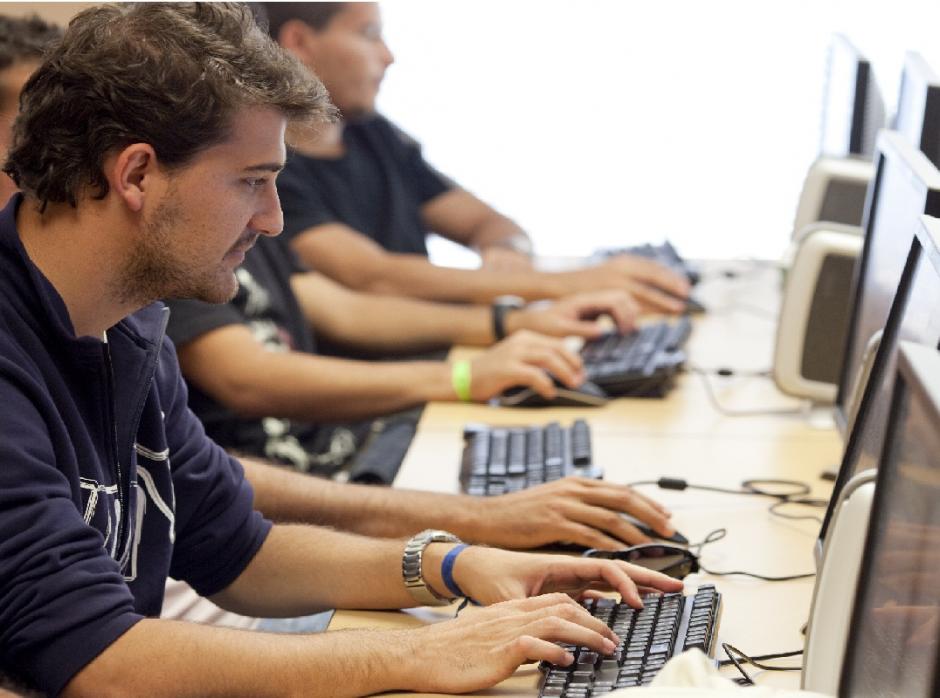 Los sitios son gratuitos y se puede aprender todo sobre el mundo de la programación. (Foto: Internet) 