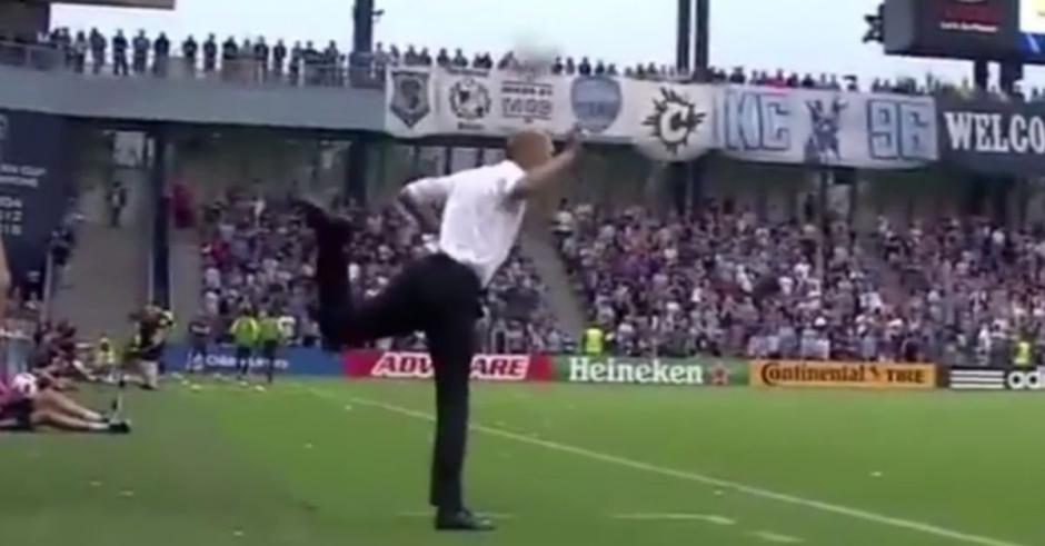 El técnico estadounidense, Gregg Berhalter, hizo una maniobra de "lujo" en el banquillo. (Foto: Captura de imagen)