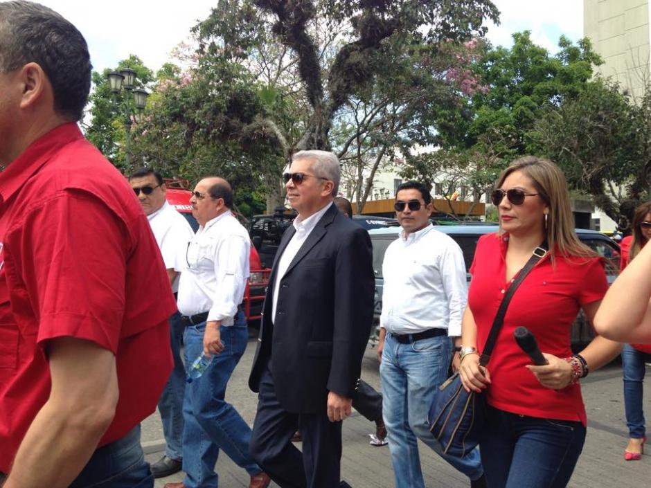 El diputado Luis Rabbé, actual presidente del Congreso de la República, llegó a la asamblea nacional por el partido Libertad Democrática Renovada (Lider) al Parque Central. (Foto: Fredy Hernández/Soy502) 
