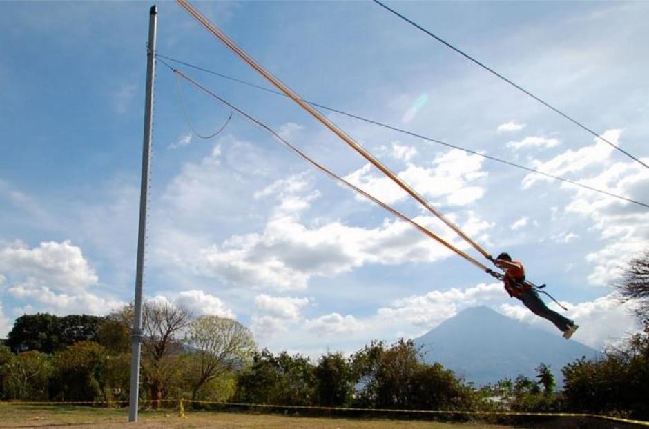 Los asistentes al encuentro podrán filmar su salto en este aparato conocido como bungee jump. (Foto:Xtrema Bungee)