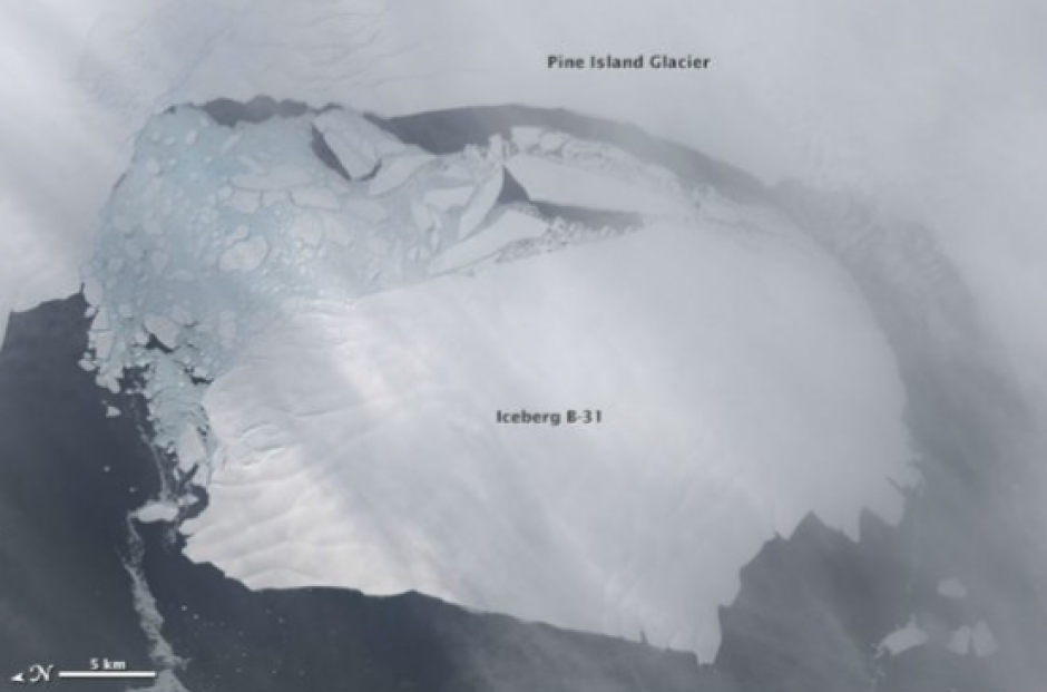 El satélite Aqua de la Nasa es el que captó el desprendimiento de este bloque de hielo. 