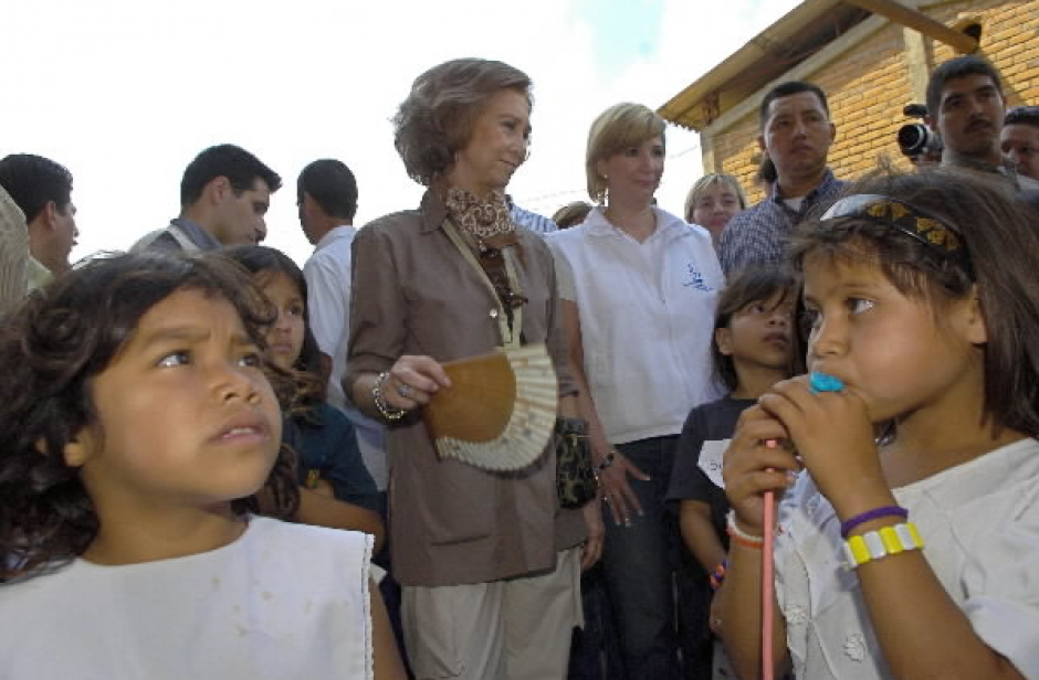 La Reina Sofía, que previsiblemente visitará Guatemala en marzo, ya estuvo anteriormente en el país en 2005. (Foto: EFE).